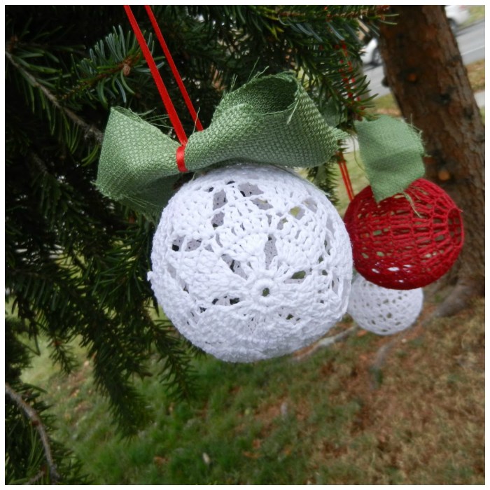 Christmas tree ornament crochet